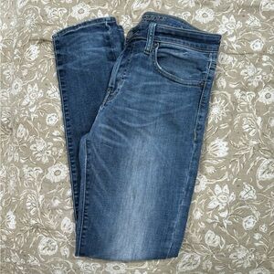 medium washed blue jean